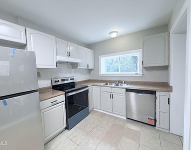 135 N West Street - Photo Thumbnail 11