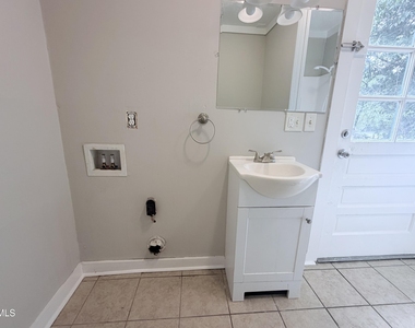135 N West Street - Photo Thumbnail 2