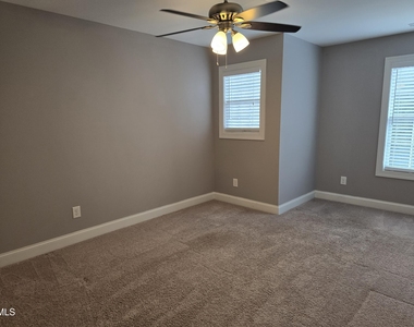 142 Cobalt Creek Way - Photo Thumbnail 14
