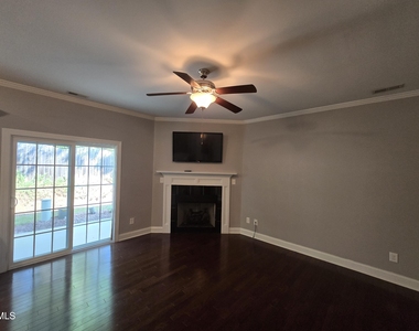 142 Cobalt Creek Way - Photo Thumbnail 7