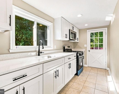 208 Hartford Road - Photo Thumbnail 18