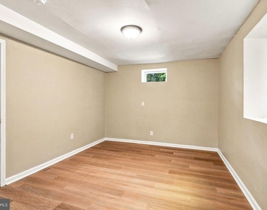 208 Hartford Road - Photo Thumbnail 12