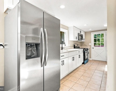 208 Hartford Road - Photo Thumbnail 17
