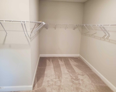 812 Matterhorn Drive - Photo Thumbnail 29