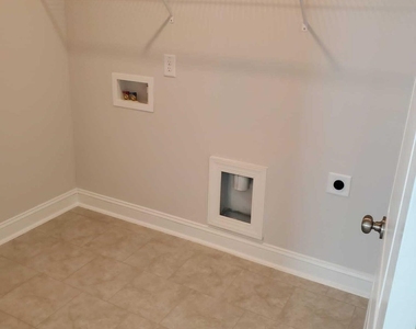 812 Matterhorn Drive - Photo Thumbnail 28