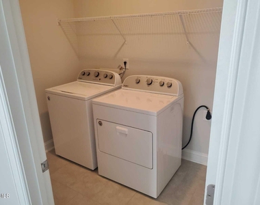 812 Matterhorn Drive - Photo Thumbnail 27
