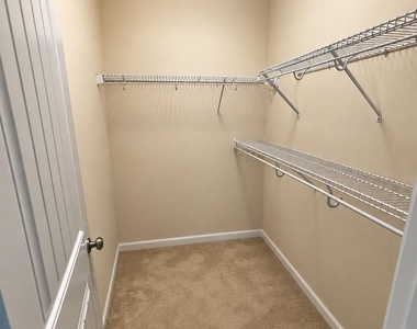 4134 Vallonia Drive - Photo Thumbnail 16