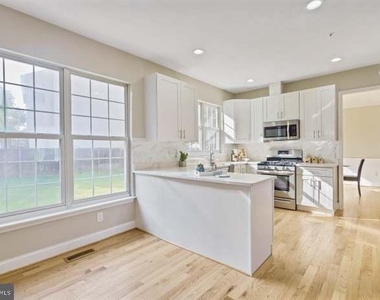 1401 Ora Lea Lane - Photo Thumbnail 3