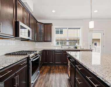 4757 Cherokee Street - Photo Thumbnail 15
