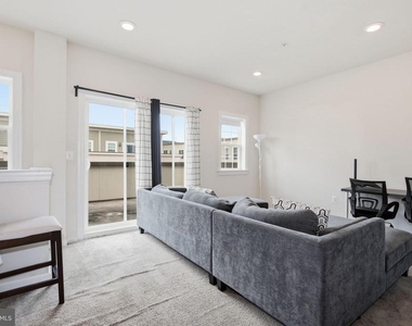 4757 Cherokee Street - Photo Thumbnail 36