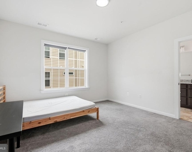 4757 Cherokee Street - Photo Thumbnail 19