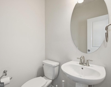4757 Cherokee Street - Photo Thumbnail 16
