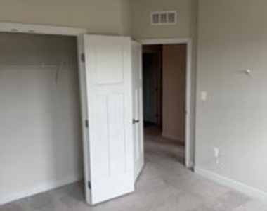 14916 Townshend Avenue - Photo Thumbnail 6