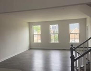 14916 Townshend Avenue - Photo Thumbnail 2