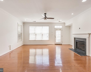 5214 Lynns Retreat Drive - Photo Thumbnail 9