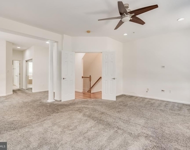 5214 Lynns Retreat Drive - Photo Thumbnail 16
