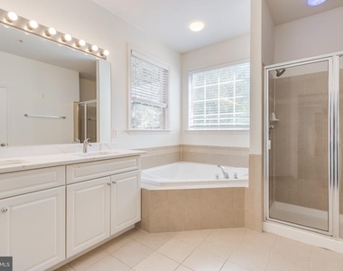 5214 Lynns Retreat Drive - Photo Thumbnail 21