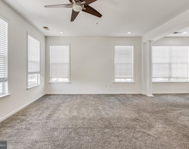 5214 Lynns Retreat Drive - Photo Thumbnail 15