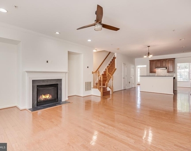 5214 Lynns Retreat Drive - Photo Thumbnail 12