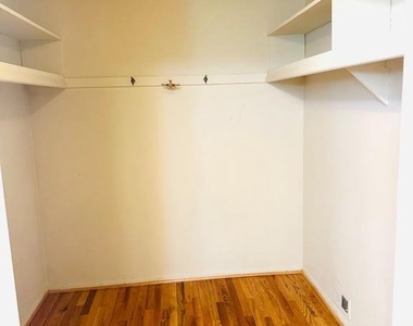 10916 Candlelight Lane - Photo Thumbnail 17