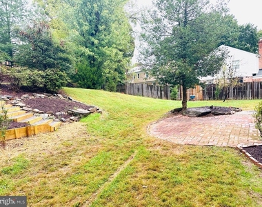 10916 Candlelight Lane - Photo Thumbnail 19