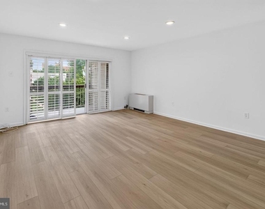7400 Lakeview Drive - Photo Thumbnail 4