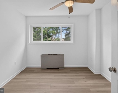 7400 Lakeview Drive - Photo Thumbnail 14