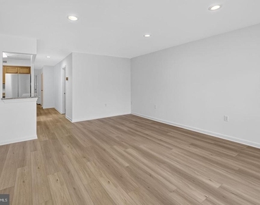 7400 Lakeview Drive - Photo Thumbnail 5