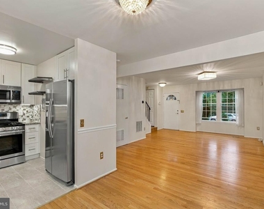 1327 Alderton Lane - Photo Thumbnail 8