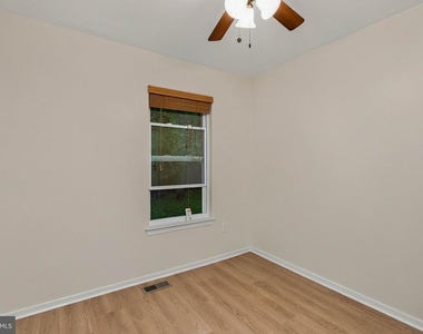 1327 Alderton Lane - Photo Thumbnail 19
