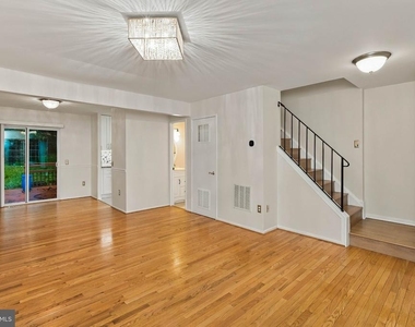1327 Alderton Lane - Photo Thumbnail 3