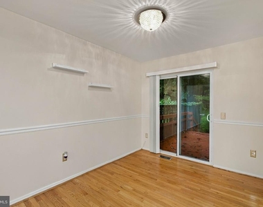 1327 Alderton Lane - Photo Thumbnail 7