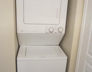 7111 Woodmont Avenue - Photo Thumbnail 9