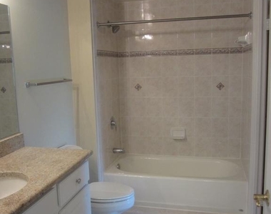 7111 Woodmont Avenue - Photo Thumbnail 4
