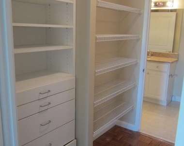 7111 Woodmont Avenue - Photo Thumbnail 8