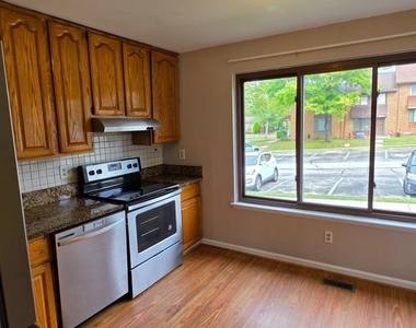 5870 Chipwood Court - Photo Thumbnail 5