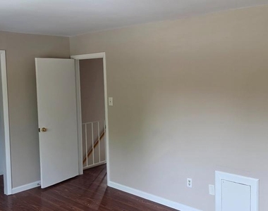 5870 Chipwood Court - Photo Thumbnail 11