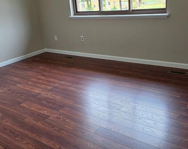 5870 Chipwood Court - Photo Thumbnail 13