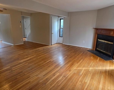 5870 Chipwood Court - Photo Thumbnail 3