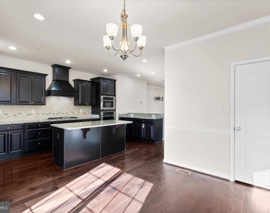 7977 Alchemy Way - Photo Thumbnail 8