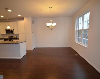 6215 Posey Street - Photo Thumbnail 4