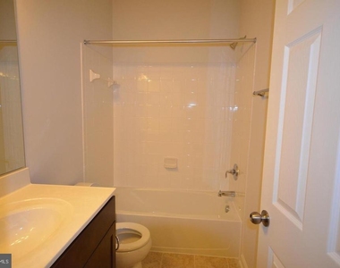 6215 Posey Street - Photo Thumbnail 9