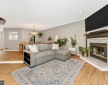 7115 Oberlin Circle - Photo Thumbnail 10