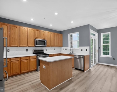 11500 Spyglass Place - Photo Thumbnail 15