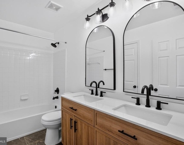 11500 Spyglass Place - Photo Thumbnail 16