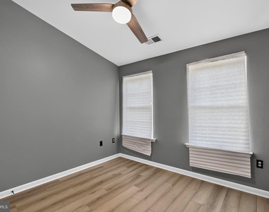 11500 Spyglass Place - Photo Thumbnail 24