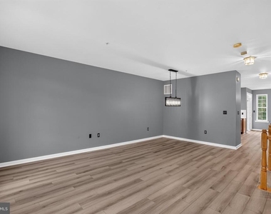 11500 Spyglass Place - Photo Thumbnail 5