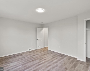 8047 Park Haven Road - Photo Thumbnail 11