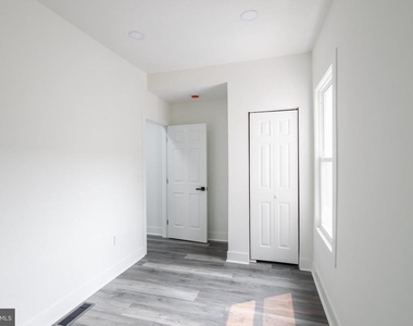631 E 37th Street - Photo Thumbnail 24