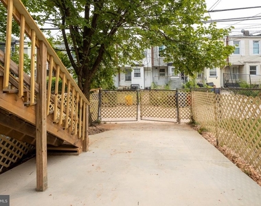 631 E 37th Street - Photo Thumbnail 38